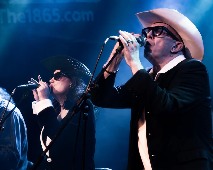 Alabama 3 performing at The 1865, Southampton — concert photograph 15