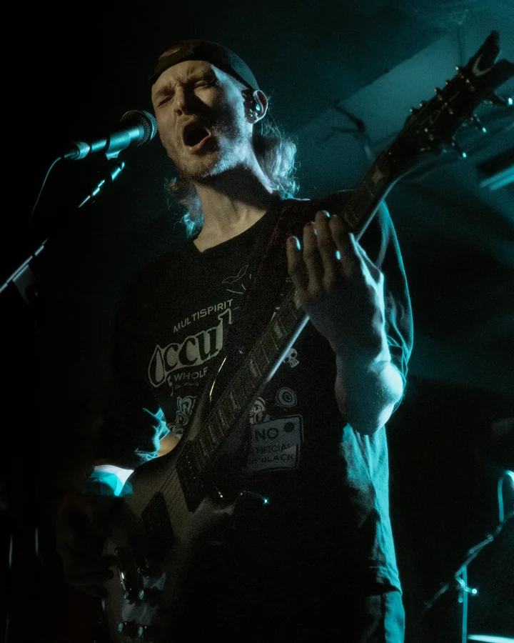 Halloran performing at Face Bar, Reading — concert photograph 5